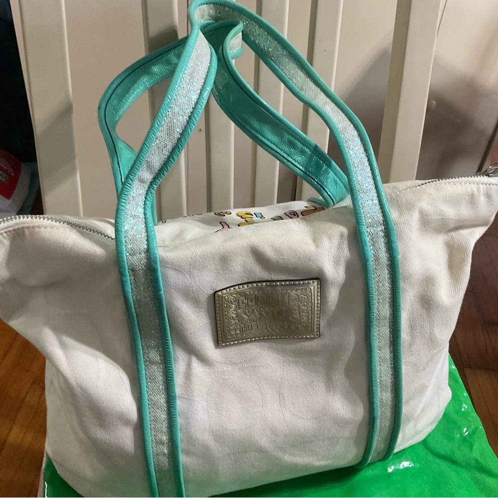 Coach Poppy Love Glam Spotlight Script Sequin Signature Tote Purse White/Cream. - Picture 9 of 16